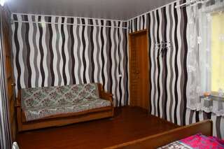 Гостевой дом Beloe Ozero Luninyets Двухместный номер с двуспальной кроватью и дополнительной кроватью-2